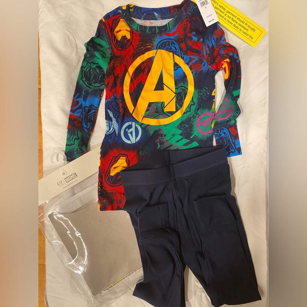 NEW PAJAMAS Gap Kids Marvel 2 Piece Set Long Sleeve Blue Organic Snug Fit 4